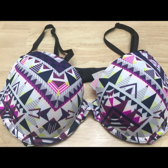 Victoria Secret Bra - Picture 1 of 2